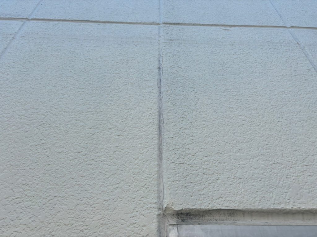 外壁目地のひび割れ